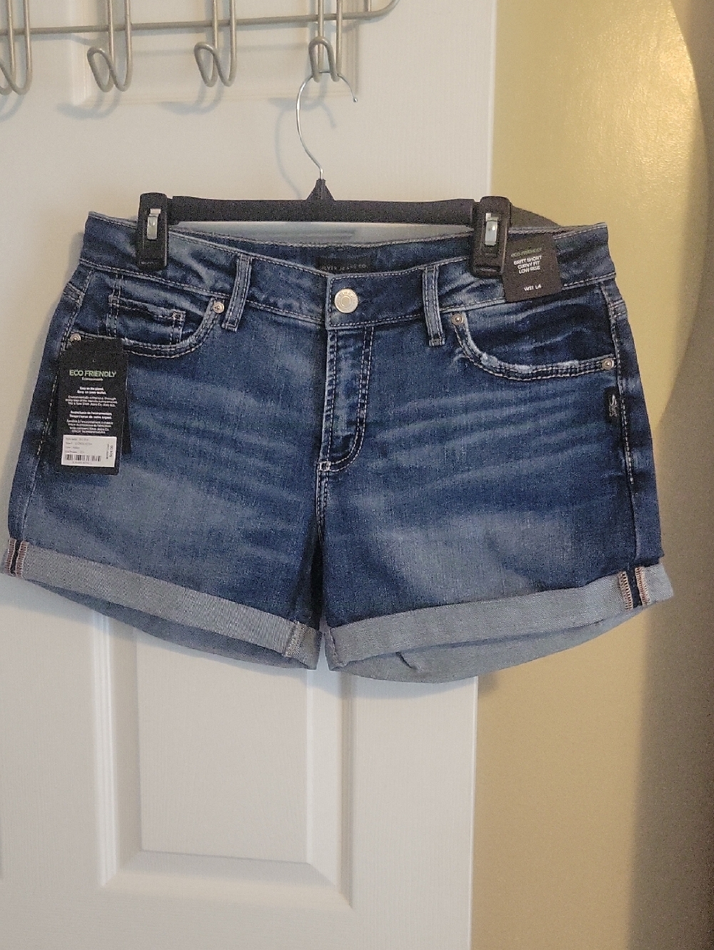 Silver Sz31 Britt Short Curvy Low rise Rolled Cuff Denim Shorts with stretch